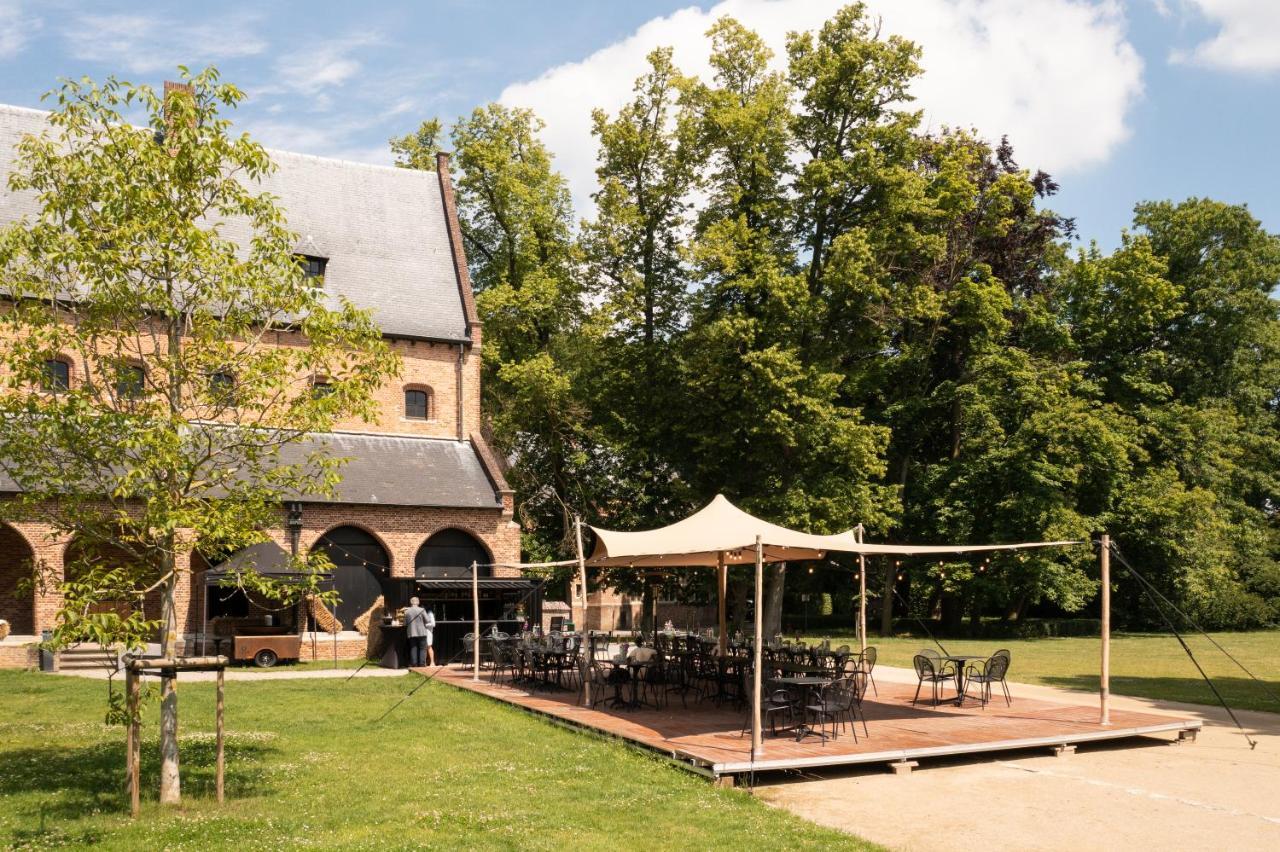 Priorij Corsendonk Hotel Oud-Turnhout Exterior photo