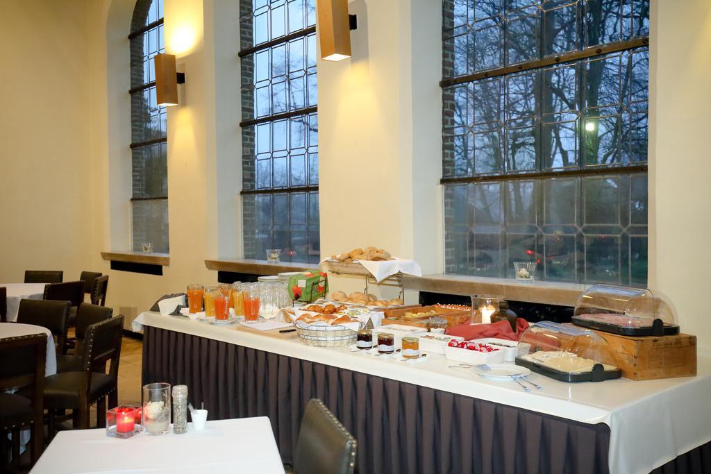 Priorij Corsendonk Hotel Oud-Turnhout Exterior photo