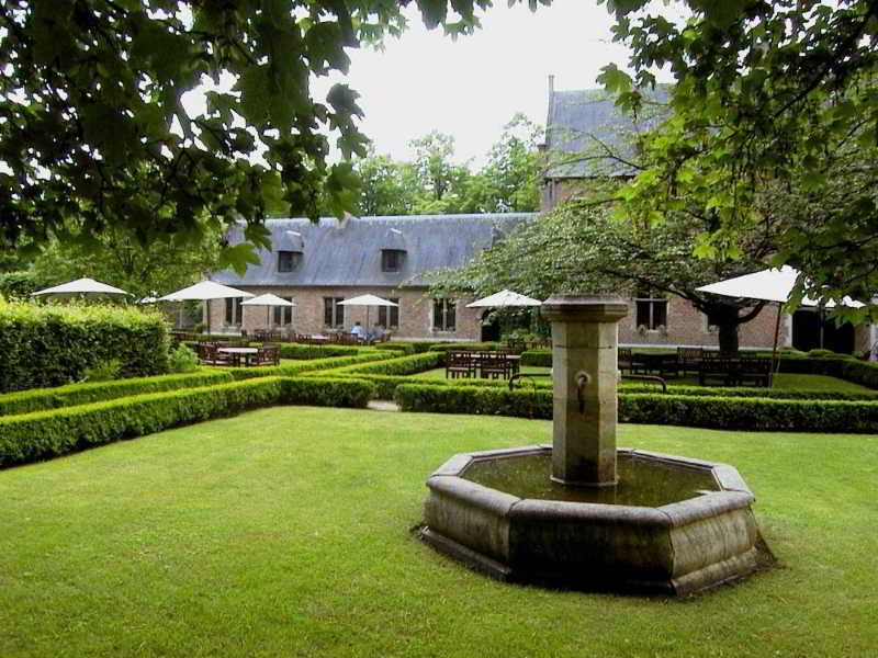 Priorij Corsendonk Hotel Oud-Turnhout Exterior photo